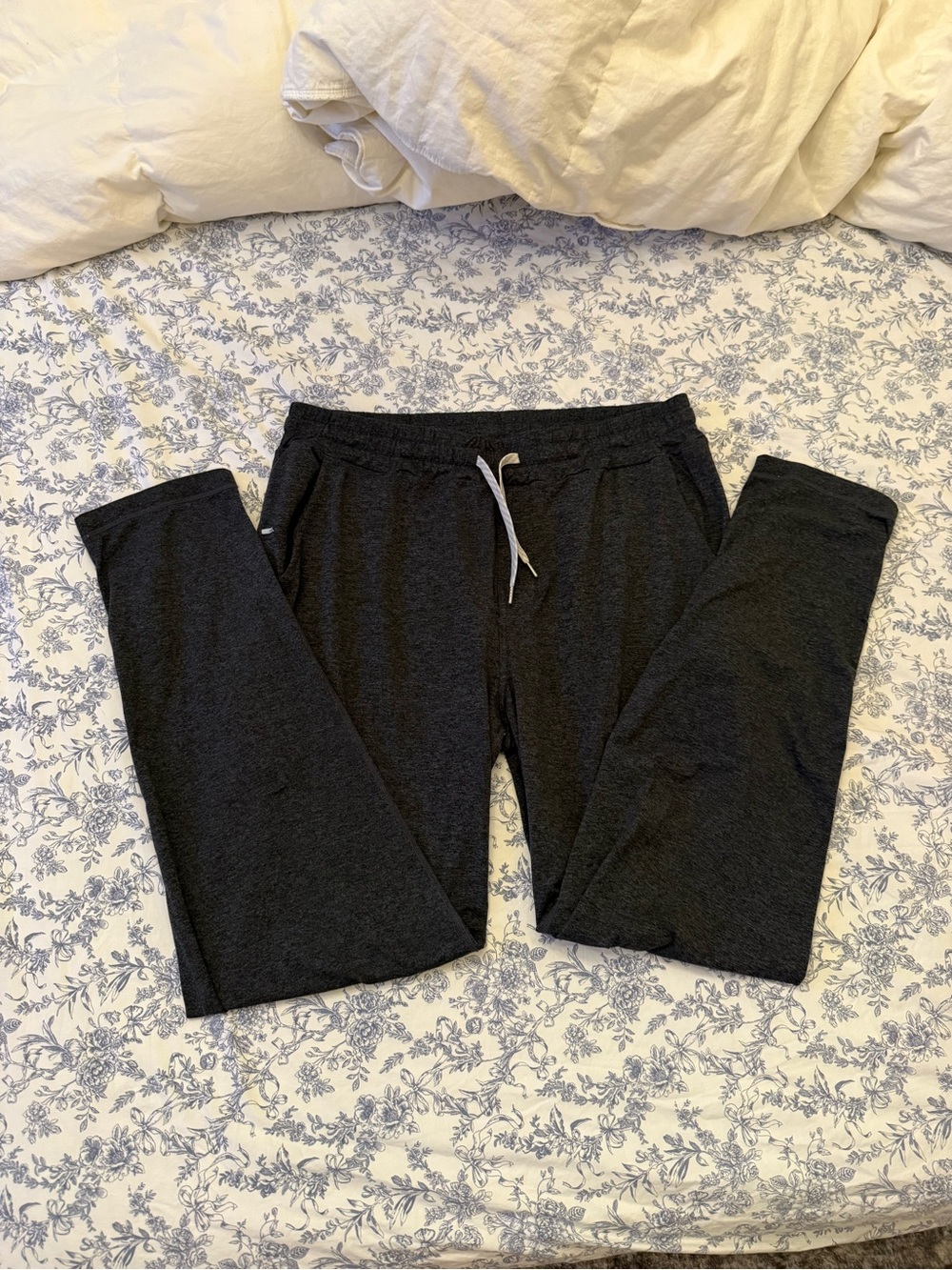 Vuori Charcoal Drawstring Jogger Pants